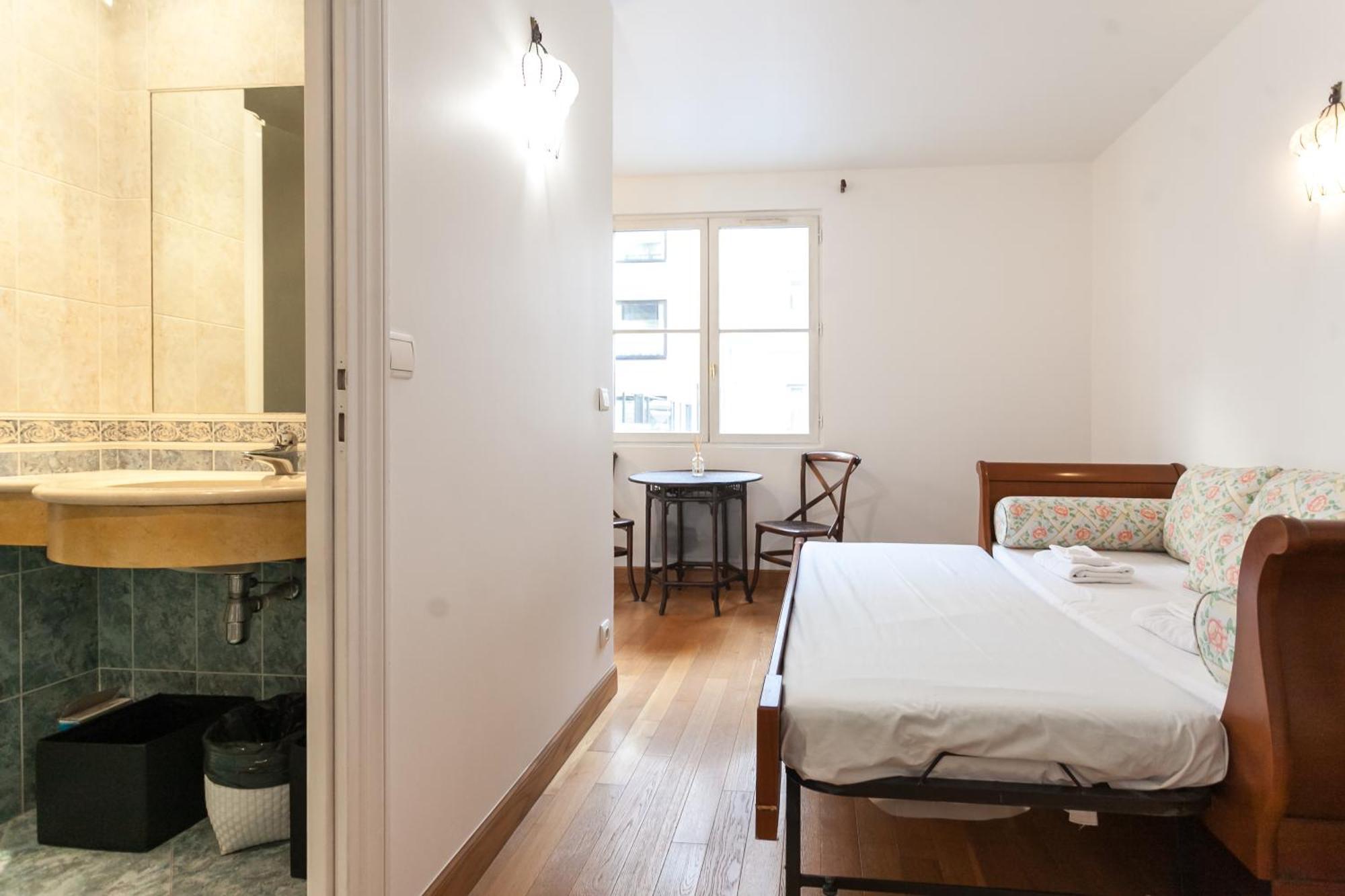Nice Studio In The Center Of Paris Capucines Apartment Paris