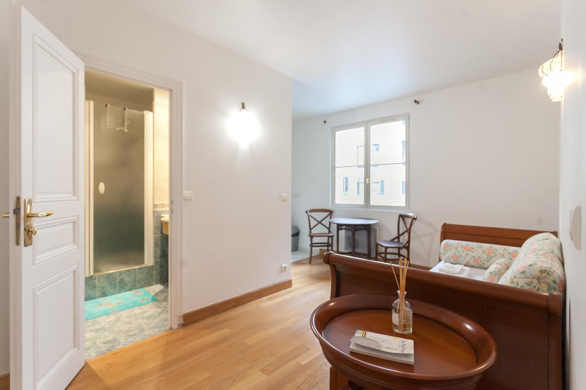 Apartment Nice Studio In The Center Of Paris Capucines