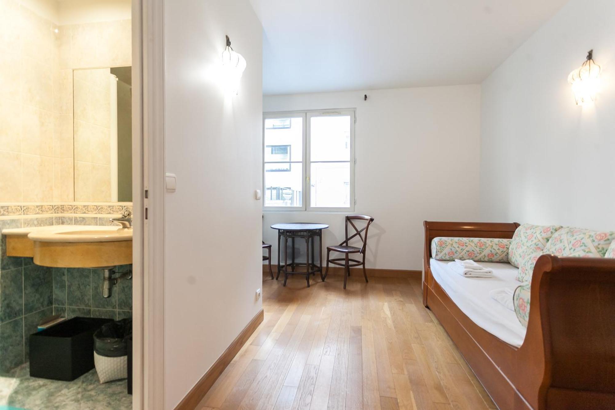 Nice Studio In The Center Of Paris Capucines